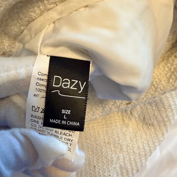 Cream Tweed Shorts – Size L - Picture 7 of 8